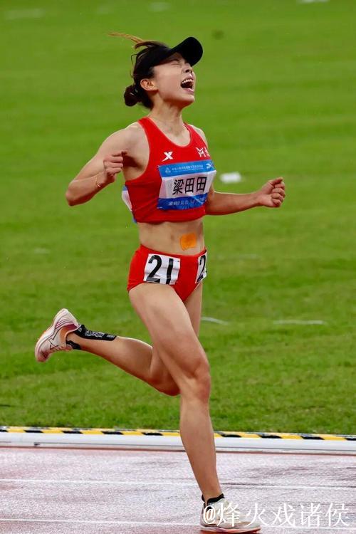 全运会女子5000米决赛 河南选手梁田田获得冠军 全运会女子5000米决赛 河南选手梁田田获得冠军